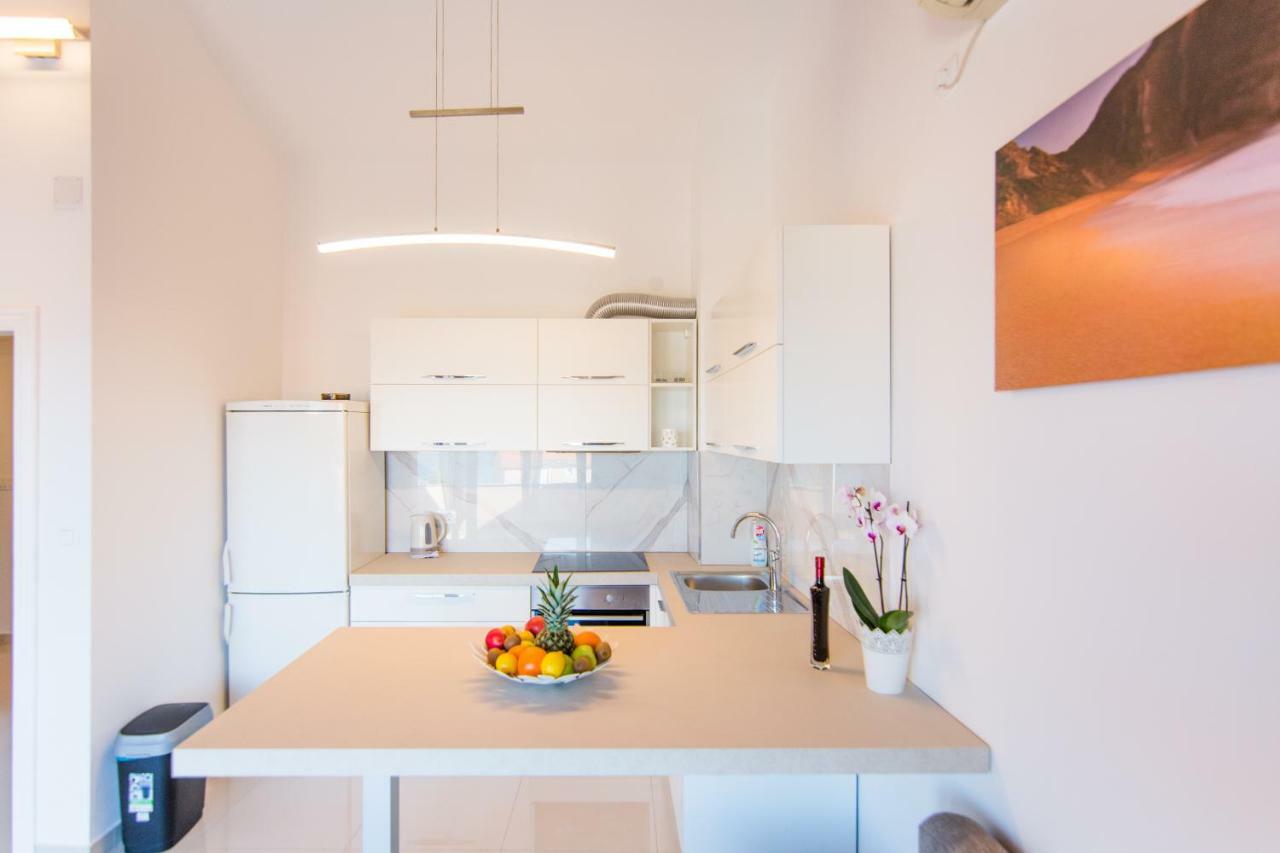 Cirjak Apartments Biograd Na Moru Buitenkant foto