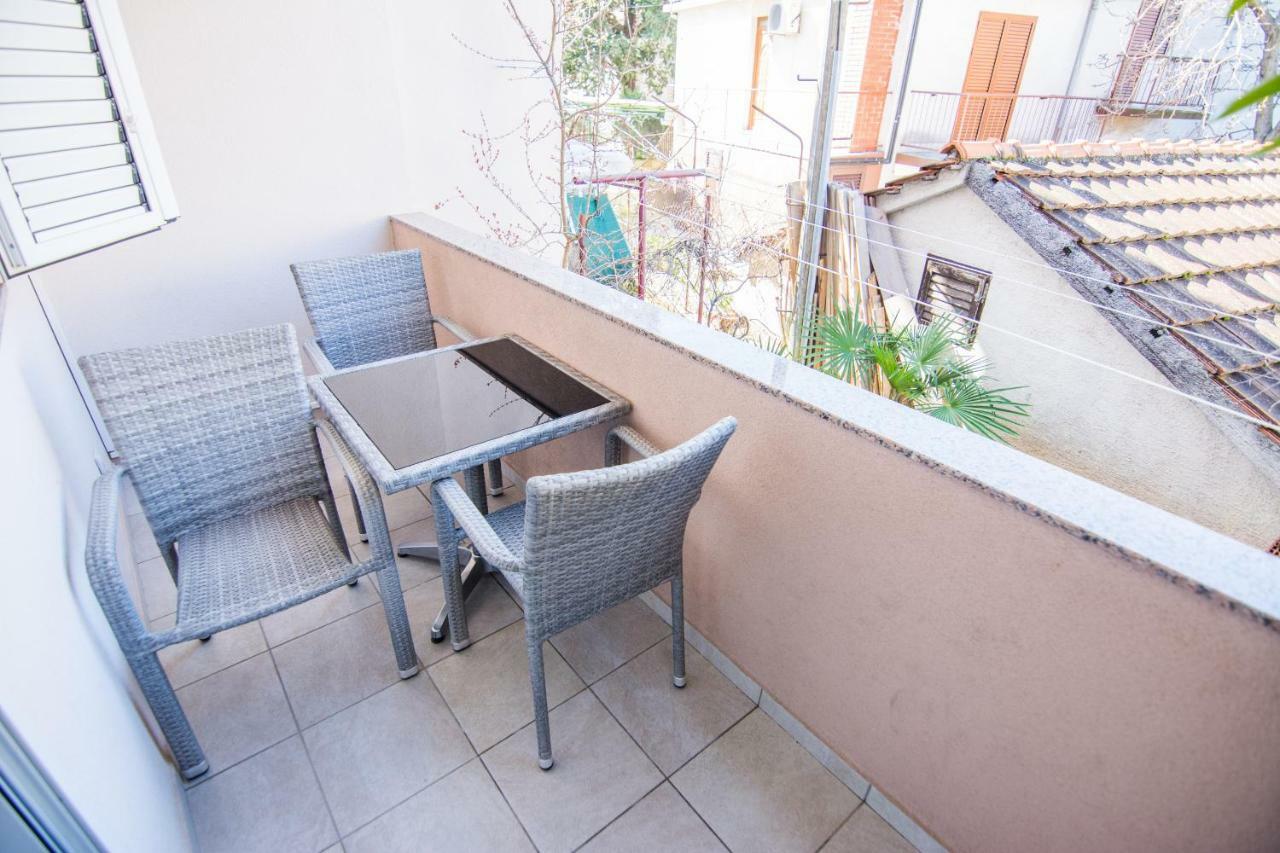 Cirjak Apartments Biograd Na Moru Buitenkant foto