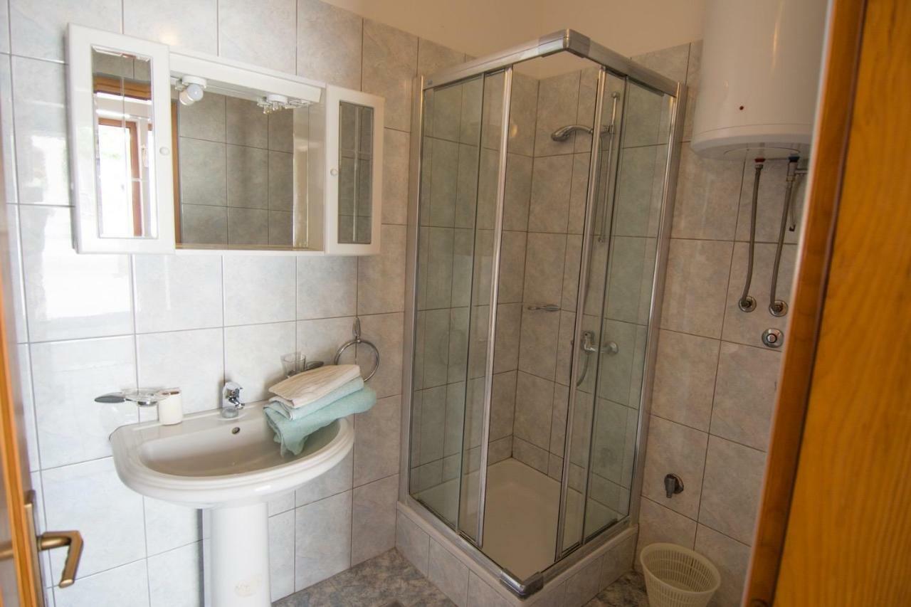 Cirjak Apartments Biograd Na Moru Buitenkant foto