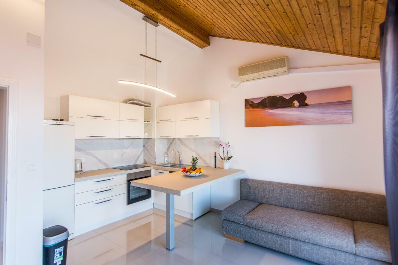 Cirjak Apartments Biograd Na Moru Buitenkant foto