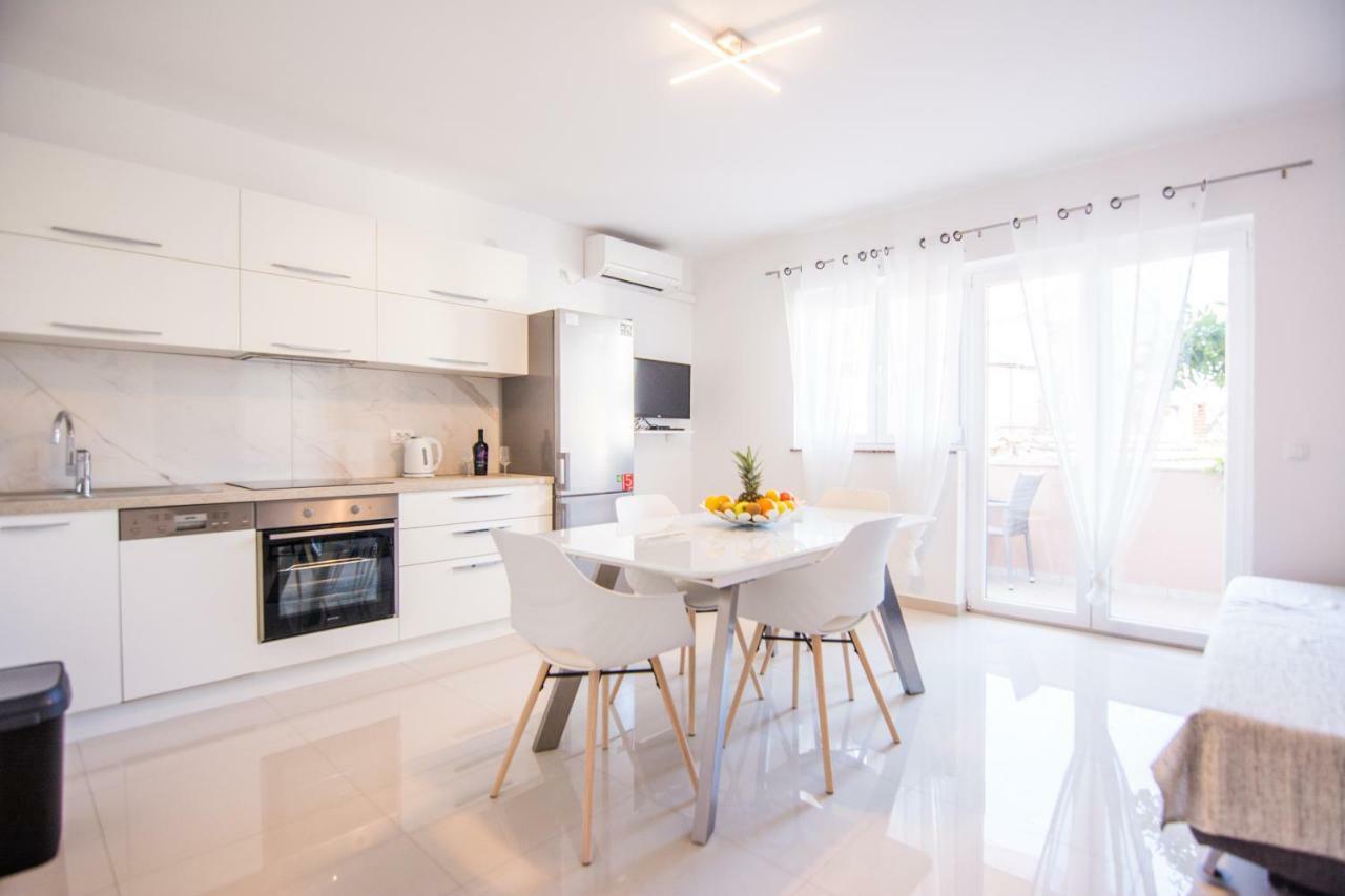 Cirjak Apartments Biograd Na Moru Buitenkant foto